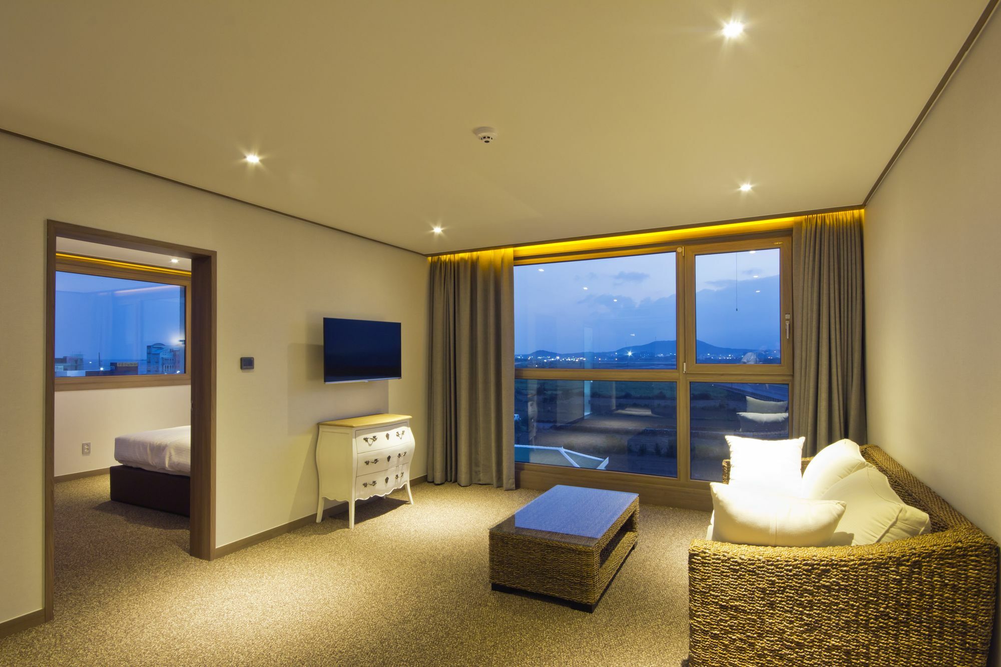 ซันไรส์ โฮเทล ซองซาน Hotel ซอกวีโพ ภายนอก รูปภาพ