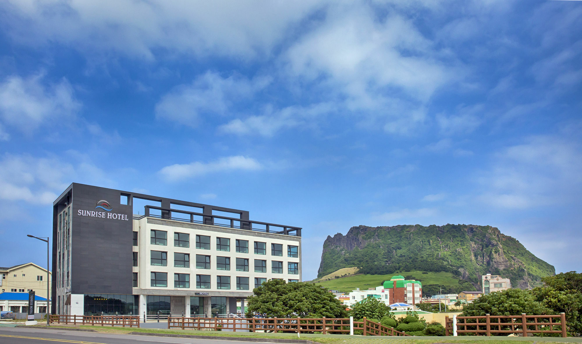 ซันไรส์ โฮเทล ซองซาน Hotel ซอกวีโพ ภายนอก รูปภาพ