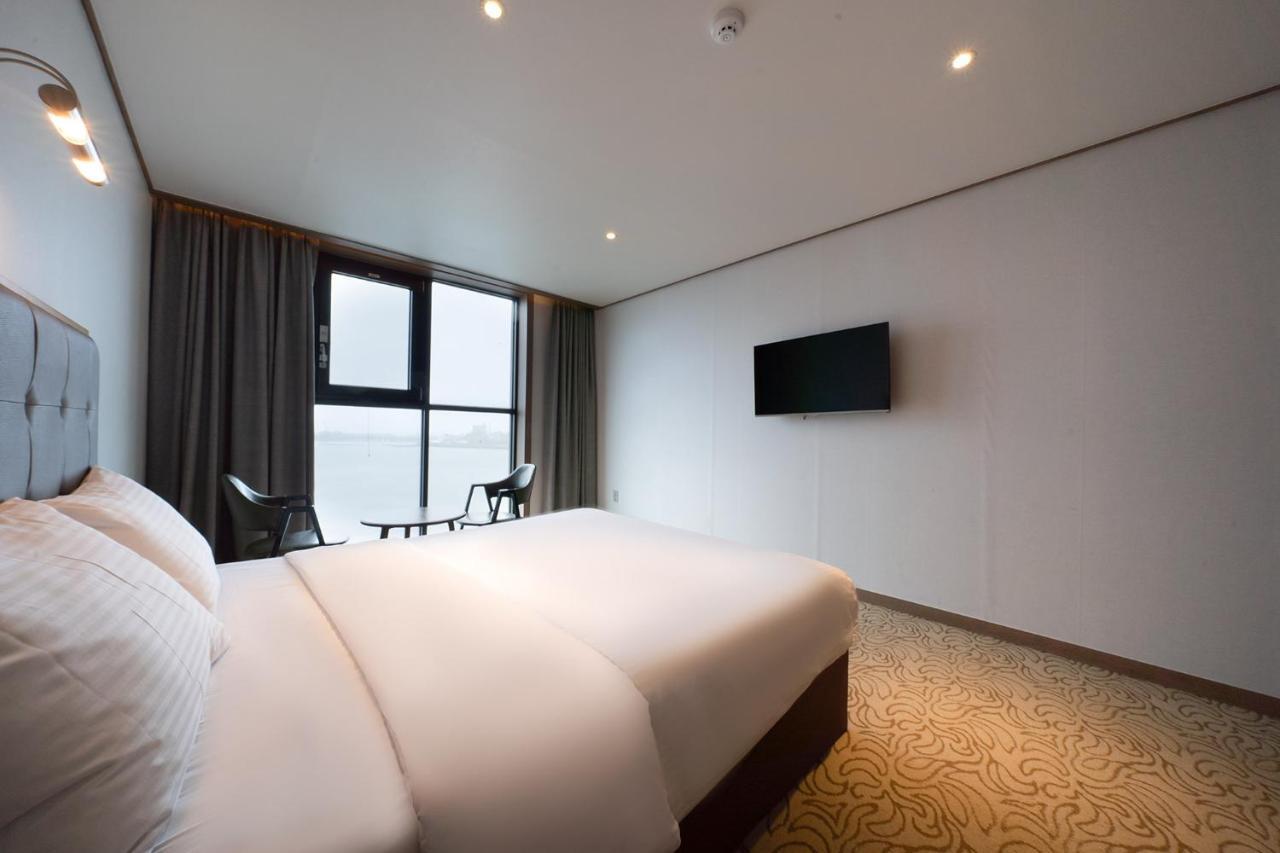 ซันไรส์ โฮเทล ซองซาน Hotel ซอกวีโพ ภายนอก รูปภาพ
