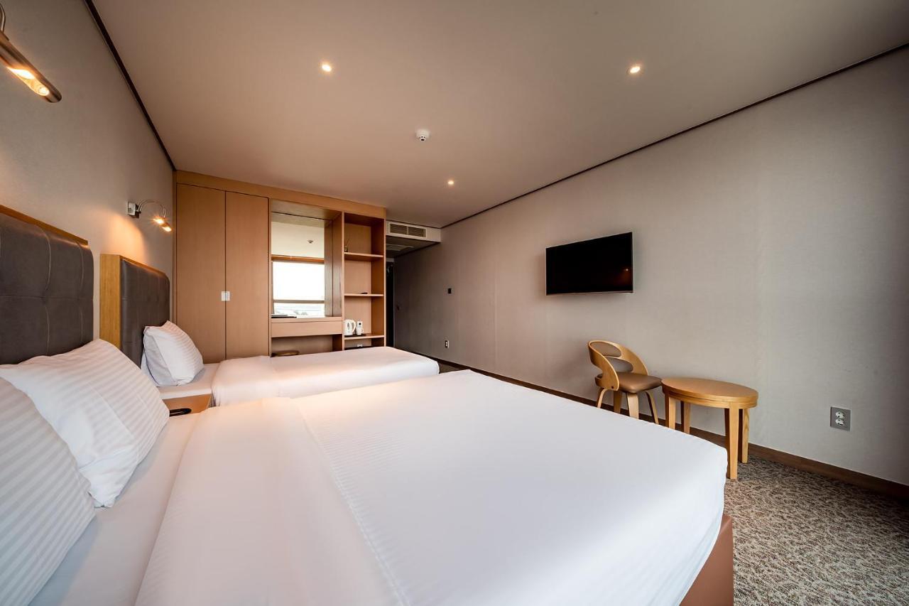 ซันไรส์ โฮเทล ซองซาน Hotel ซอกวีโพ ภายนอก รูปภาพ