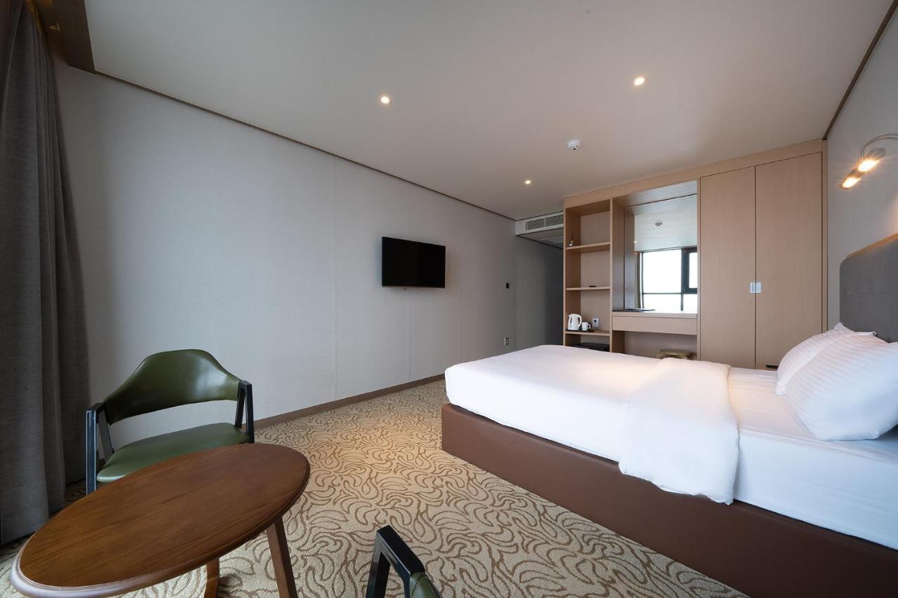 ซันไรส์ โฮเทล ซองซาน Hotel ซอกวีโพ ภายนอก รูปภาพ