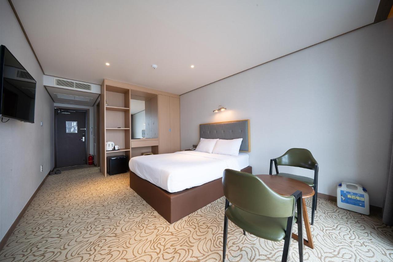 ซันไรส์ โฮเทล ซองซาน Hotel ซอกวีโพ ภายนอก รูปภาพ